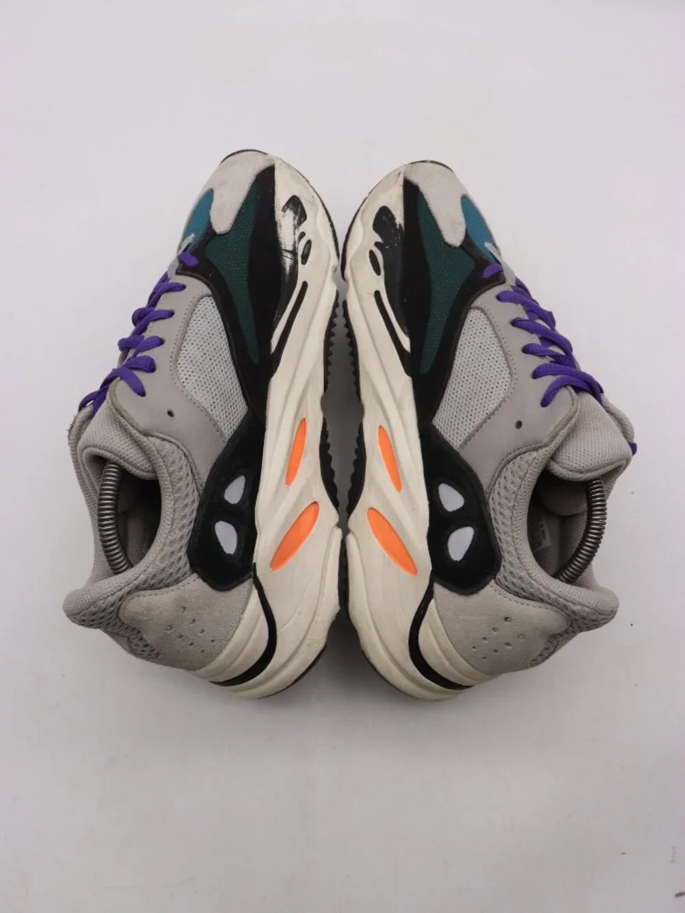 Adidas Yeezy Boost 700 Wave Runner Men's Size 9.5 Athletic Sneakers B75571